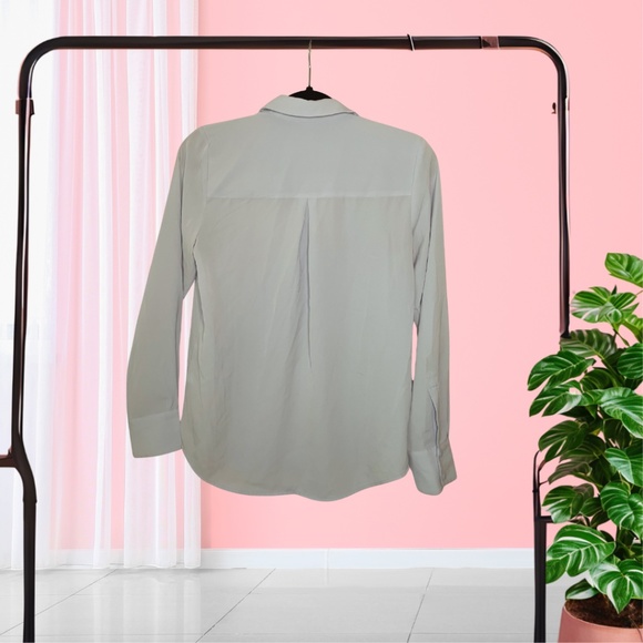 H&M Light Blue Button Up Blouse - Size 4 - Picture 3 of 7